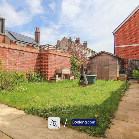 Cozy House By Ar Properties Short Lets & Serviced Accommodation Colchester Exteriör bild